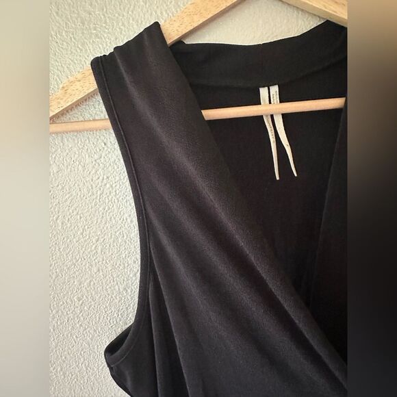 Anthropologie Black V Neck Draped Cross Front Slinky Tank Blouse Size M - Picture 5 of 7